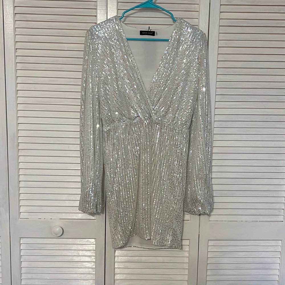 NWT sequin long sleeve mini dress